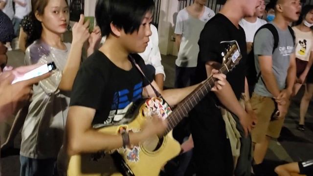 Народные гулянья в центре Ханоя смотреть онлайн