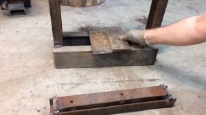 Пресс для гаража на основе домкрата