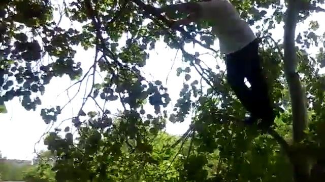 Парень проткнул ногу железкой!!!!(ЖЕСТЬ) смотреть онлайн