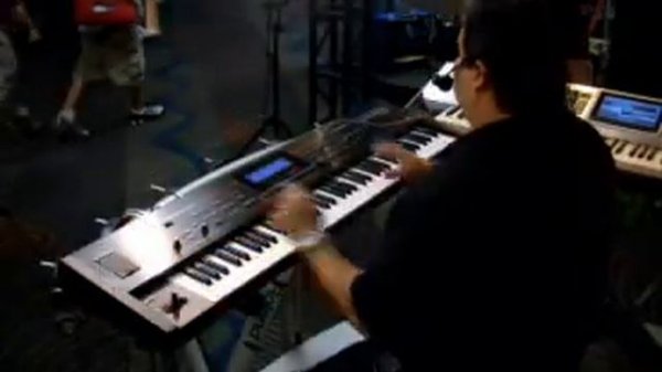 Roland Juno Stage Overview and Demo | UniqueSquared.com