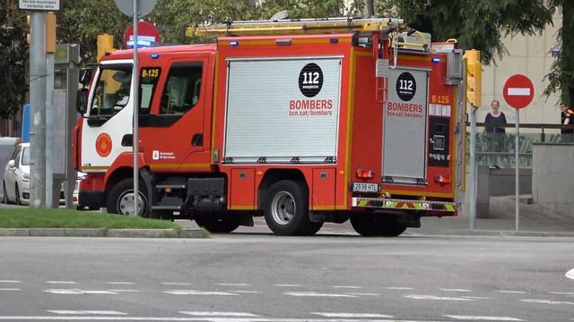 Barcelona Fire Service (l'Eixample) - (2x) B-125 pumper and S-26 ambulance responding смотреть онлайн