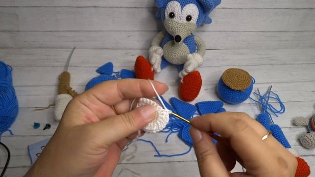 Как связать Соника крючком. Мастер класс. Часть 3. смотреть онлайн