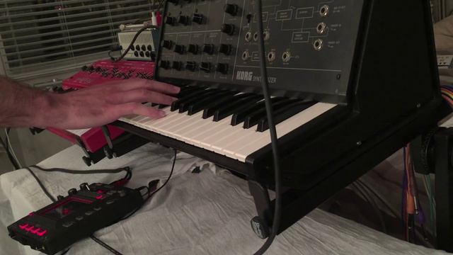 SH-101 + MS-10 + Volca Beats + KaossPad = Telegraph Hill Lobster смотреть онлайн