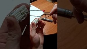 Как вытащить пин из фишки автомагнитолы Соляриса