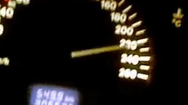 Opel Vectra 2.0 CD @ 230 kph смотреть онлайн