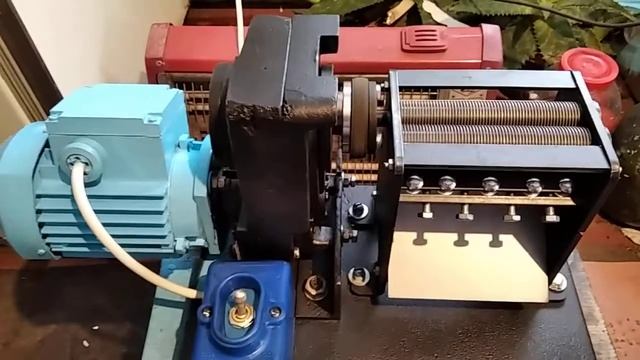 Табакорезка,Тютюнорізка, машинка для резки табака, чая, травы 0,8 мм.TOBACCO CUTTING MACHINE 120 mm смотреть онлайн