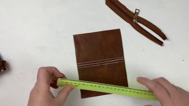 4 НОВЫЕ ВЕЩИ ИЗ ОДНОЙ СТАРОЙ СУМКИ! ПОТРЯСАЮЩАЯ ПЕРЕРАБОТКА! смотреть онлайн