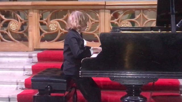 Elisey Mysin, a young composer and pianist performs his play Christmas. Елисей Мысин: Рождество смотреть онлайн