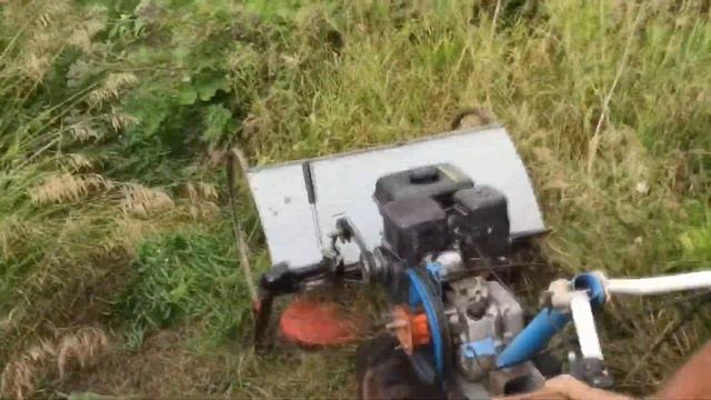 Жесткий тест роторной косилки Заря с дугами и ножами из сегментов смотреть онлайн