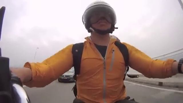 Suzuki VanVan 125 in Macau by GoPro HD Hero 2010/11/18 смотреть онлайн