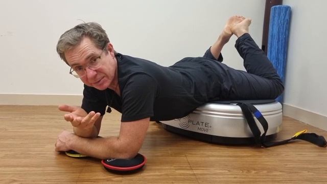 John Polley using Power Plate for relief of back pain смотреть онлайн