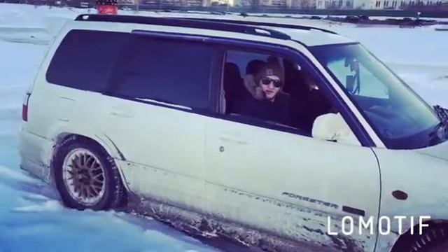 Subaru Forester sf5 s/tb STI смотреть онлайн