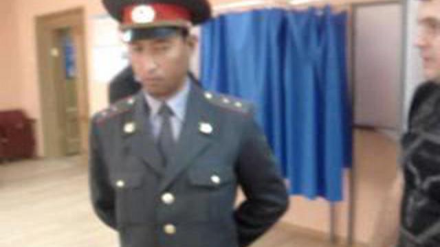 Член Трусовской ТИК Семёнов мешает журналисту выполнять свою работу смотреть онлайн