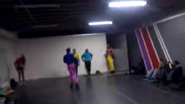 Blue, Yellow & Fuchsia Kiki Ball OTA Performance 10s смотреть онлайн