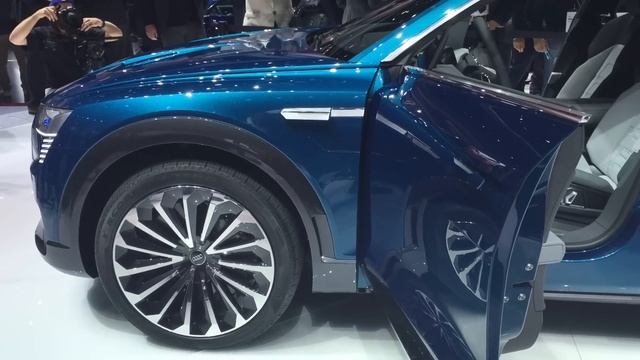 Audi Q6 e-tron - new electric SUV at Frankfurt 2015 смотреть онлайн