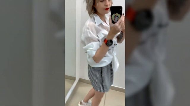 Белая рубашка с надписями смотреть онлайн