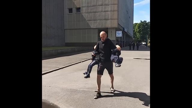 Самое красивое предложение сделал Максим. Четверо родов, трое детей, двое здоровых, вдова. смотреть онлайн