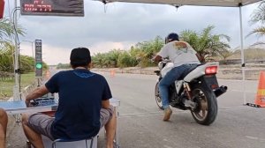 HONDA CB 400 cc VS SUZUKI BANDIT 400 cc