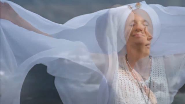 Snatam Kaur  Shabad Chattr Chakkr Vartee