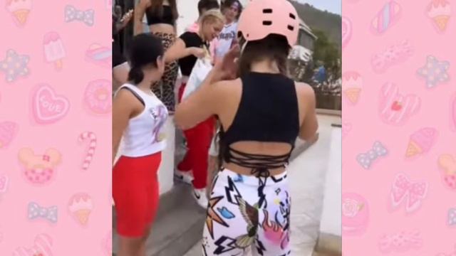 Почему блонди плачет? ты живешь? смотреть онлайн