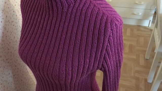 Платье-лапша спицами. Вязание сверху вниз. Без швов. Имитация втачного рукава. смотреть онлайн