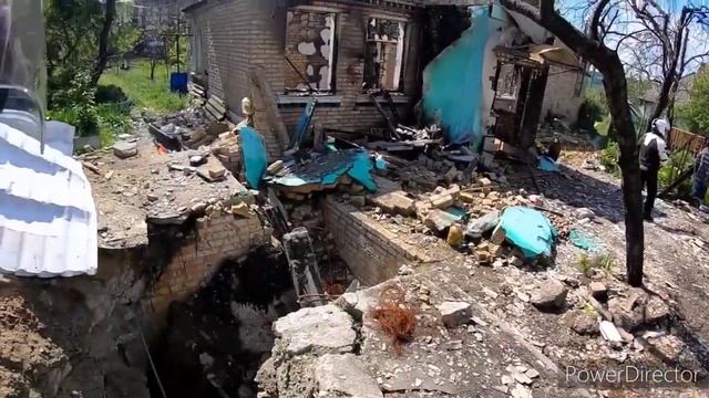 ДОМ МИТЯЯ ИЗ СВАТОВ РАССТРЕЛЯН ракетной ударом и РАЗРУШЕН в Кучугурах и больше нет!!! смотреть онлайн