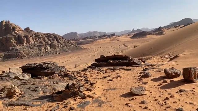 Travel in the Algerian Sahara - Tassili N'Ajjer National Park смотреть онлайн