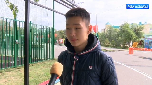 В Калмыкии теперь есть своя стена Виктора Цоя смотреть онлайн