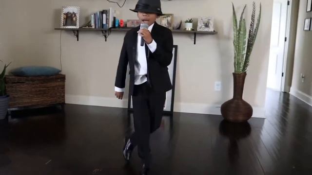 Ari’s World: Ari is Michael Jackson in the School Talent Show! смотреть онлайн