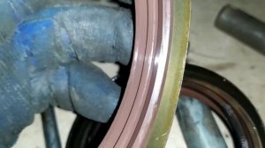 Замена сальника хвостовика заднего моста КамАЗ 4308. На улице зимой.