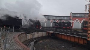 Паровозы 9П-19499 и П36-0027 выполняют маневры в депо "Подмосковная".