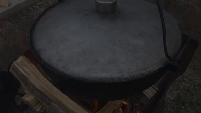 Рагу из кролика. Готовим в казане на мангале. смотреть онлайн