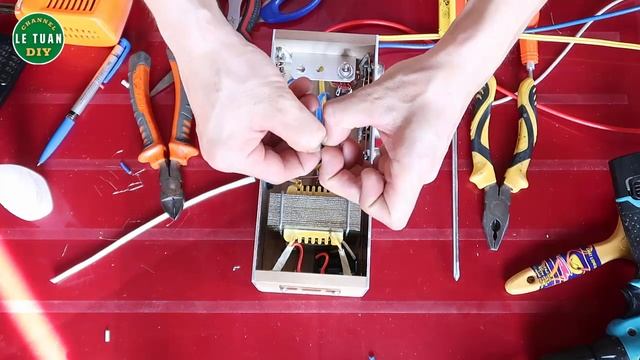 How to make a simple inverter 12 to 220v 9000w 8 2n2055 No IC смотреть онлайн