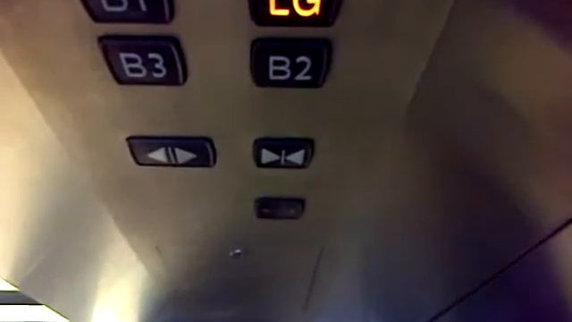 Nudge Mode Test - Mitsubishi Traction Elevator at Lotte Shopping Avenue, Jakarta смотреть онлайн