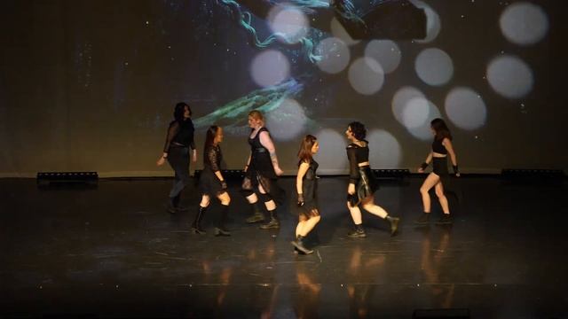 [DGC Show 20] Dreamcatcher - Scream Dance Cover by DGC Crew смотреть онлайн