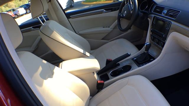 2017 Volkswagen Passat 1.8T SE Quick Look смотреть онлайн