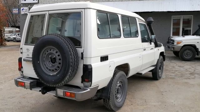 Видео TOYOTA LANDCRUISER 78 4.5TD - Новый Тойота Крузер 78