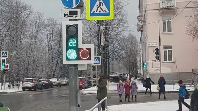 Хитрый светофор ☝️ОТВЕТ.Проезд под стрелку смотреть онлайн