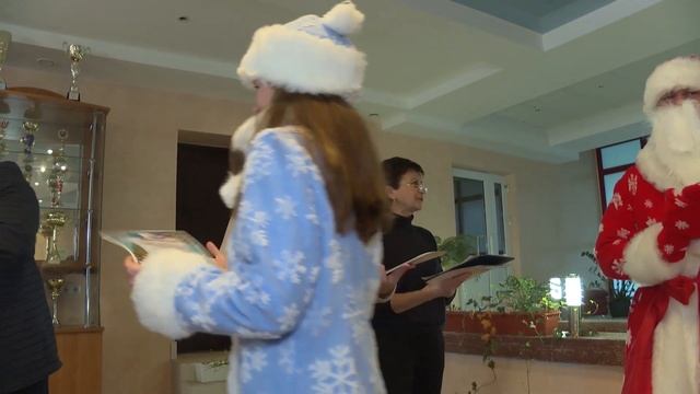 Марафон Дедов Морозов среди работников Стройтрест№3 смотреть онлайн