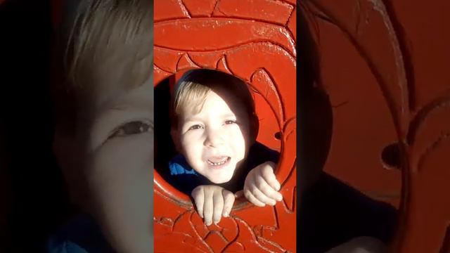 Uygar Mert anneye öpücük. смотреть онлайн