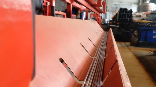 Правильно-отрезной станок 3DSPOU для проволоки диаметром 4-8 мм. Высокая точность руба +/- 1 мм смотреть онлайн