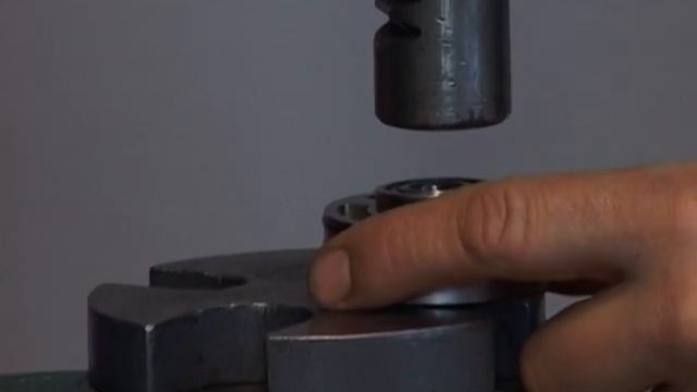 CP734H Impact Wrench Tool Maintenance Demo смотреть онлайн