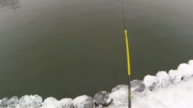 Ловим форель на форелевую пасту, бомбарду с резиной TROUT ZONE смотреть онлайн