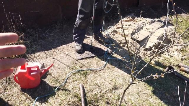 СКВАЖИНА С ЖЕЛТОЙ ВОДОЙ НА УЧАСТКЕ.НАШЛИ ПРОЗРАЧНУЮ#свояскважина52#абиссинскаяскважина#дзержинск смотреть онлайн