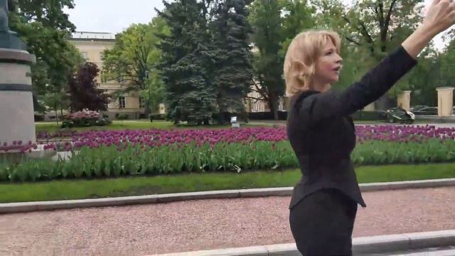 Барышня в Смольном смотреть онлайн