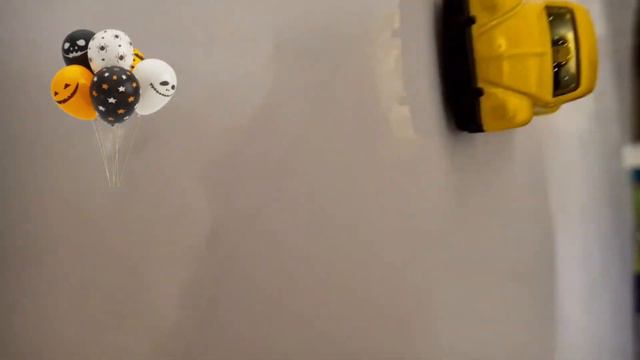 Learn colors with toys. Halloween. Учим цвета с машинками. Хэллоуин. смотреть онлайн