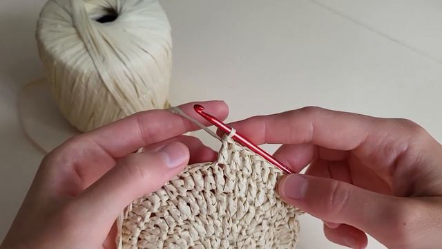 мк: в'язана ПАНАМА з рафії, дуже проста схема, панамка-капелюшок смотреть онлайн