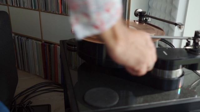 Audiovector R 8 Arreté - unpacking and setup at Brinkmann Audio смотреть онлайн