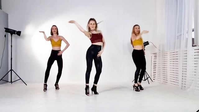 Latido.YOLA - GORGEOUS TRIO. Bachata Lady - Мария Федорова смотреть онлайн