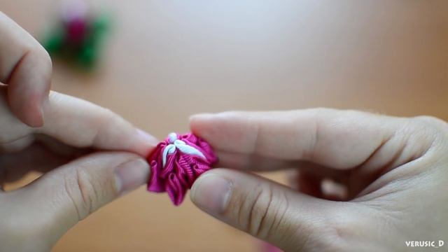 Клевер канзаши из репсовых лент своими руками/ Clover of rep ribbons/ DIY смотреть онлайн